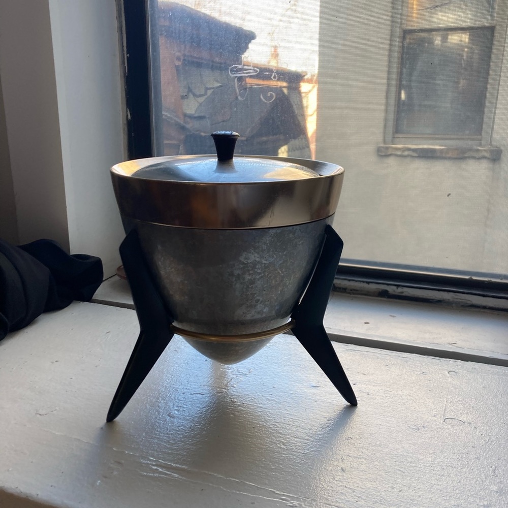 VINTAGE COLLECTOR 50s MCM Aluminum Atomic Bullet Mirro Ice Bucket Tripod Stand